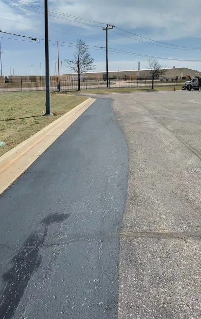 Asphalt Sealcoating by 633 Asphalt & Construction LLC